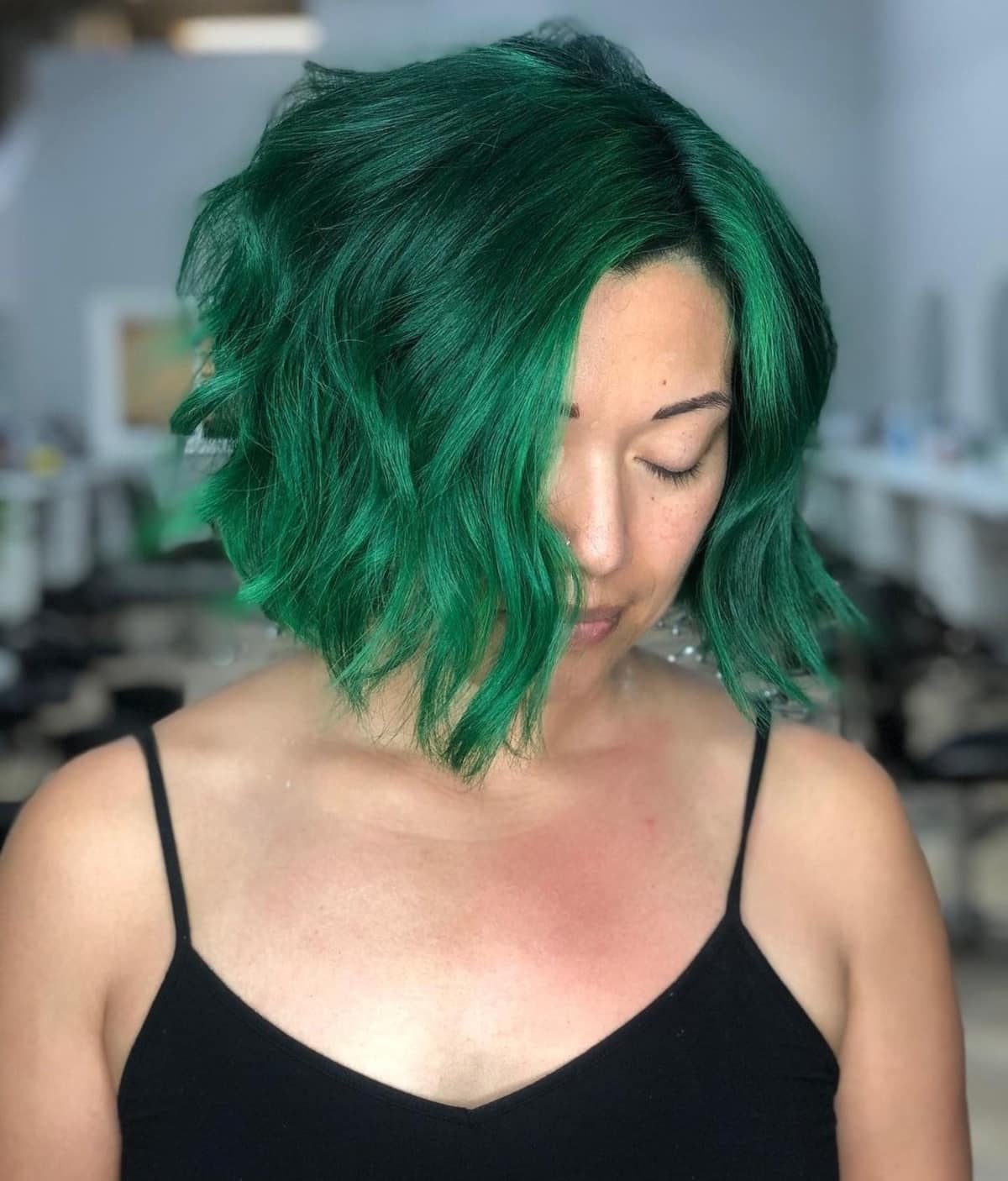 Rövid smaragdzöld bob frizura