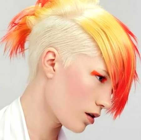 Tembel Mohawk ile Renkli Undercut Stili