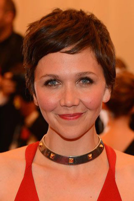 Fin og kul Pixie Cut av Maggie Gyllenhaal