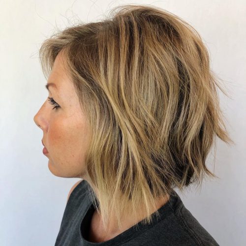 Rövid Sassy Layered Bob hajvágás