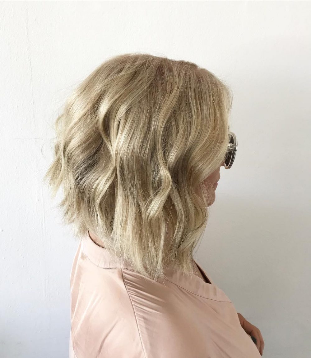 Lyhyempi Shaggy Angled Bob