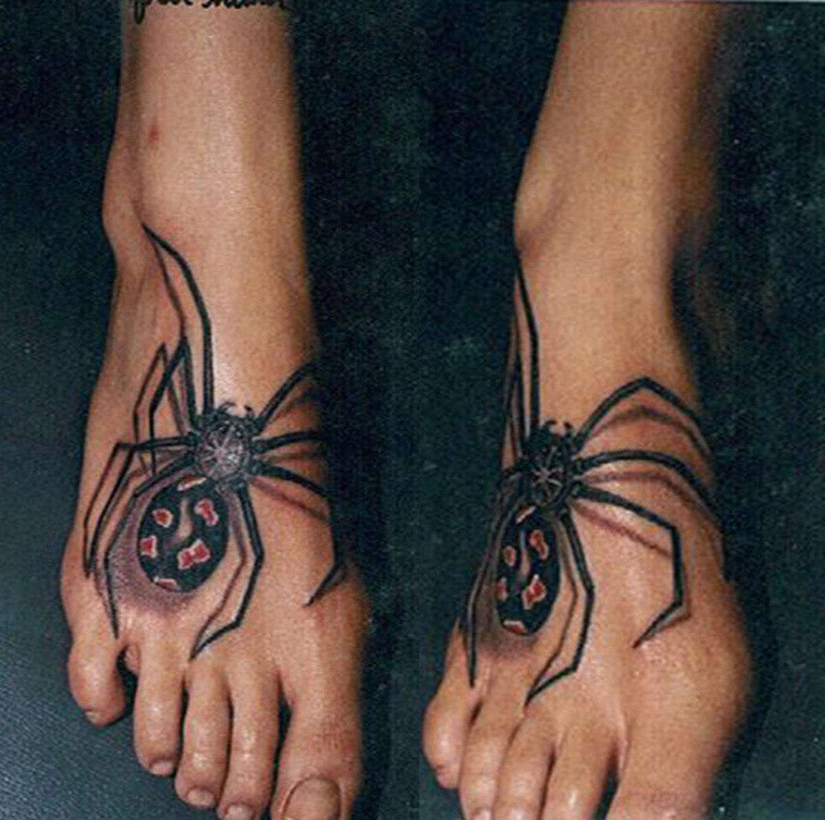 Pavoučí tetování pěšky