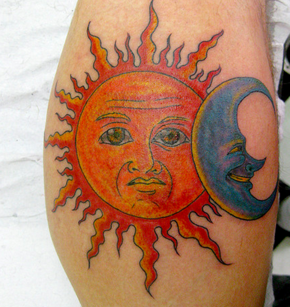 sun-tattoo-designy-historie-významy-a-nápady-kmenové-a-keltské-sluneční-designy-sluneční symbolika