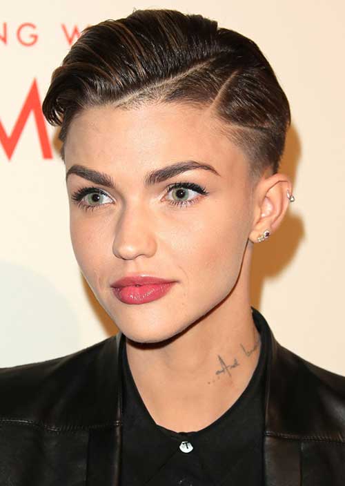 Krátké účesy Ruby Rose 2014 2015