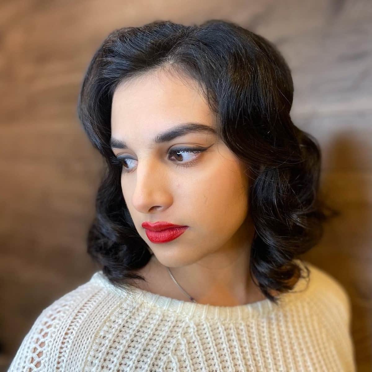 1920-tallet-side-parted-curled-bob.jpg