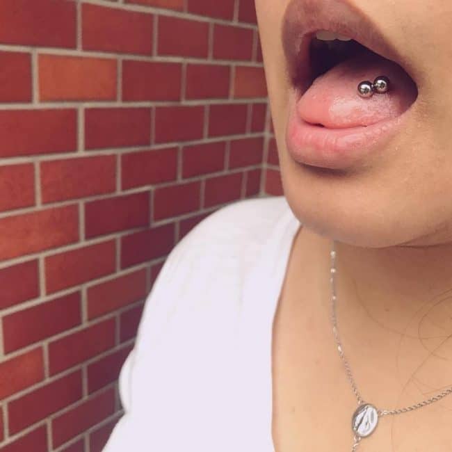 nyelv piercing