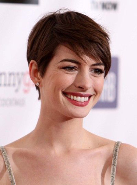 Lovely Pixie Cut Anne Hathaway