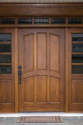 Izolowane drewniane drzwi wejściowe