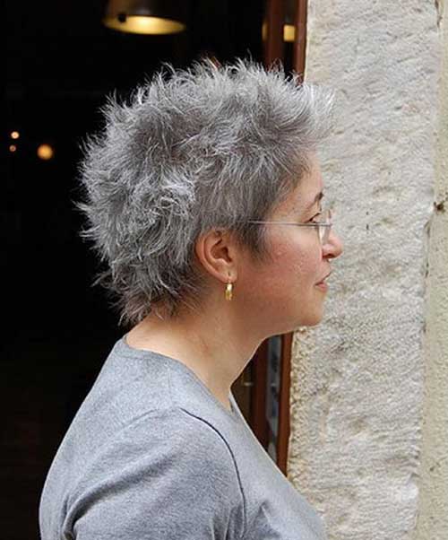 Korte hårklipp for kvinner over 50-6