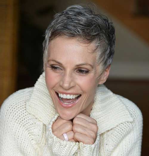 Korte hårklipp for kvinner over 50 år